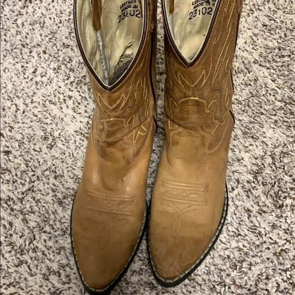 Girls boots